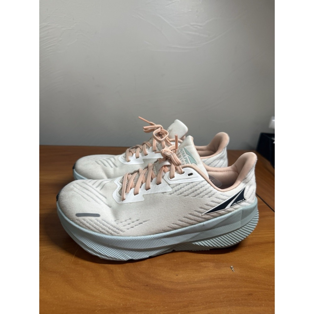 Altra FWD Experience Women Sz 7 W AL0A82CJ110 White Peach Running Shoes Sneakers